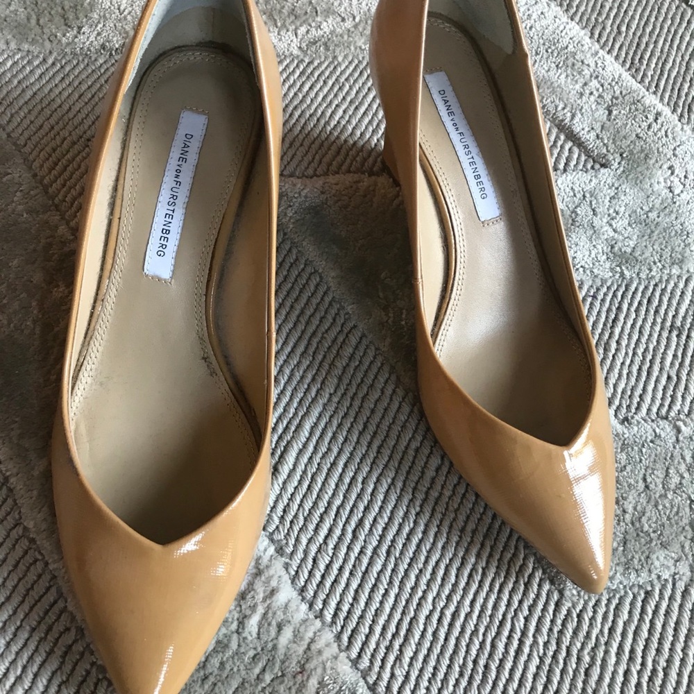 Flesh Pink Pointy Wedges